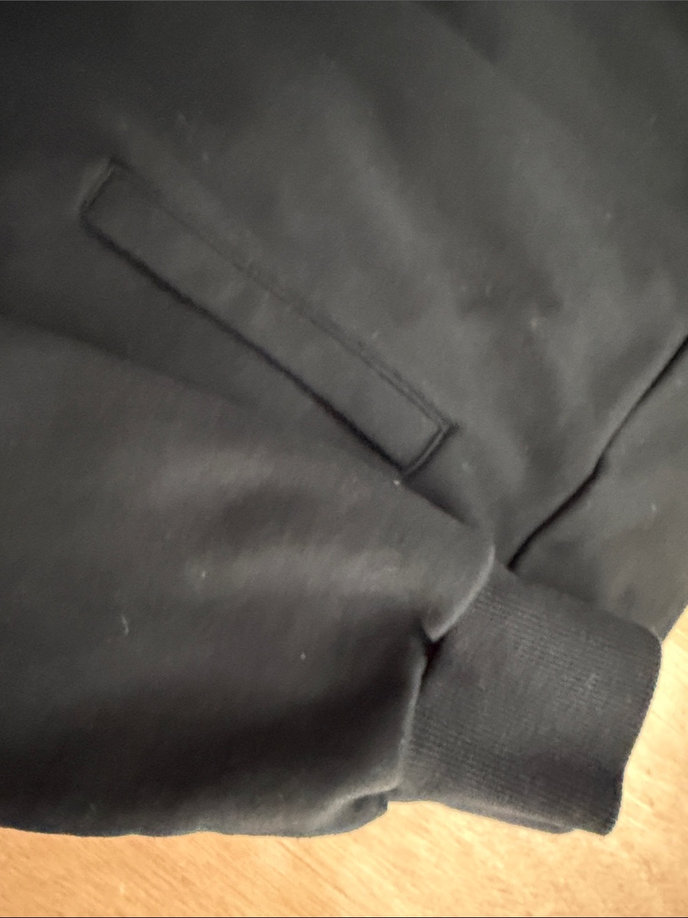 ALO Yoga Black Relaxed Pullover Hoodie - Picture 5 of 12
